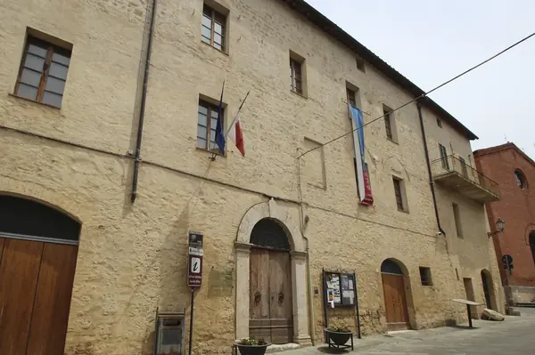 Asciano, Corso Matteotti: the façade of Palazzo Corboli