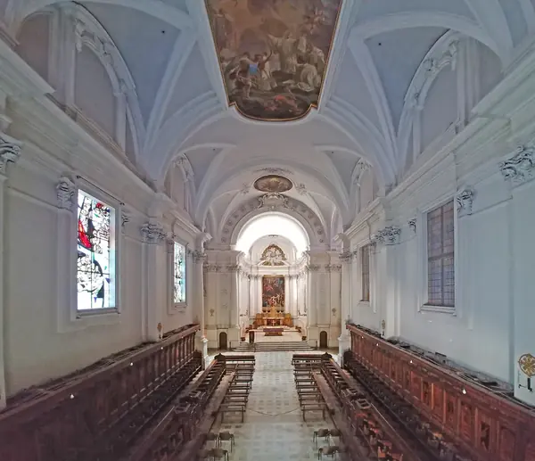Monte Oliveto Maggiore: the nave of the abbey church