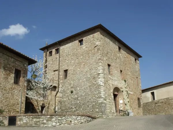 Murlo: il Palazzo Vescovile, sede dell'Antiquarium di Poggio Civitate