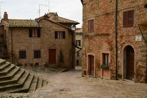 Monticchiello: stone houses and a flight of steps in the old village