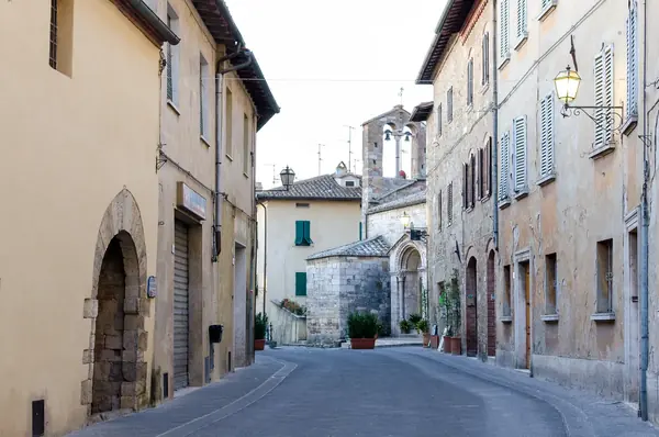 San Quirico d'Orcia: the Via Francigena through the town centre